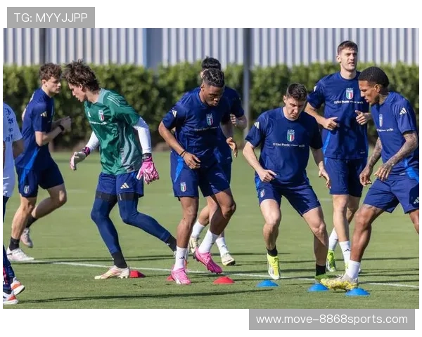 足球赛前球星热身训练揭秘：高强度备战背后的科学与技巧